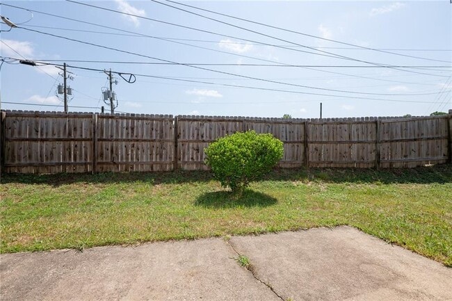 Building Photo - 3690 Manor Ct SW