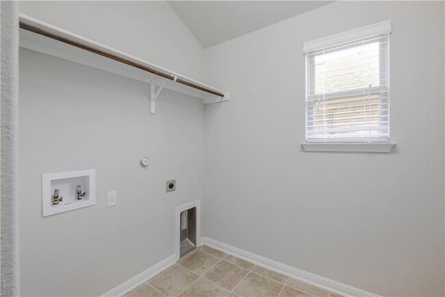 Building Photo - 7220 Longford Trail