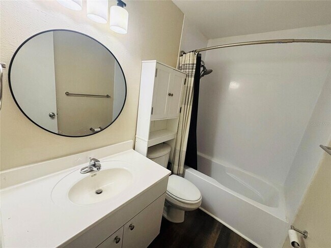 Building Photo - 1023 NE 2nd St