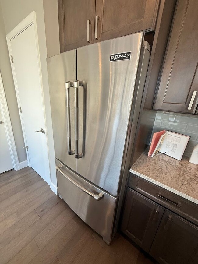 Building Photo - Gorgeous 2 Bedroom 2 Bathroom Downtown Condo with Epic Views and Free Parking