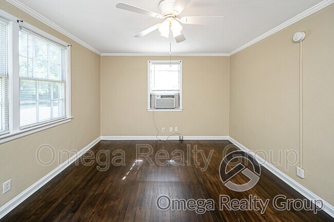 Building Photo - 1020 Pershing St