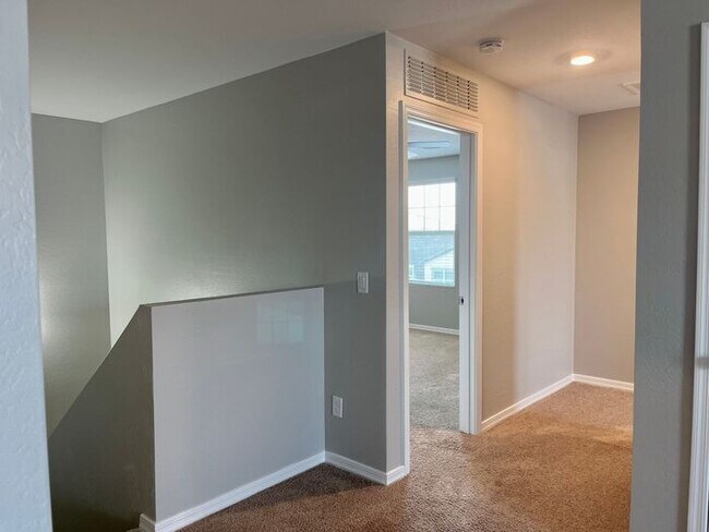 Building Photo - Home in Litchfield Park at Canyon Views! 5bd 3ba! Mountain Views!