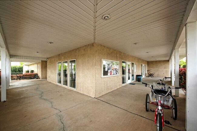 Building Photo - 2 Bed/1.5 Bath In An Active 55+ Community