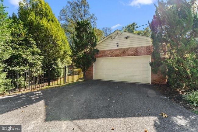 Building Photo - 8511 Beech Tree Rd