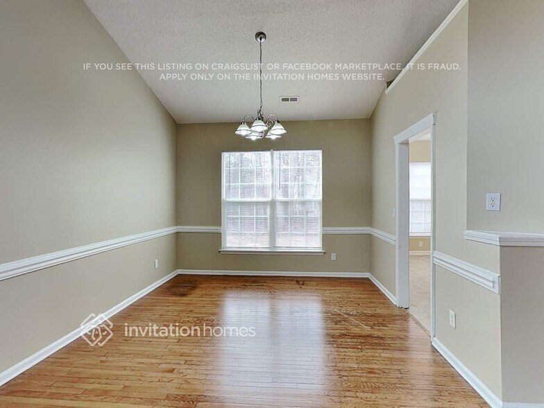 Building Photo - 4513 Hyperion Ct