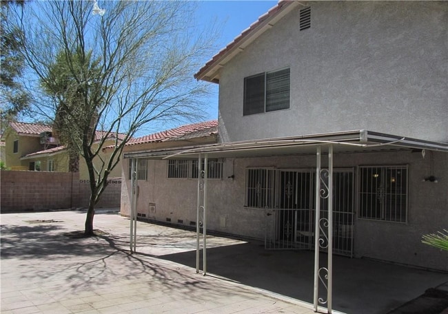 Building Photo - 3864 Red Rock St