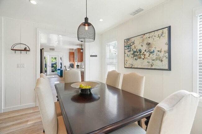 Building Photo - 2464 Jefferson St