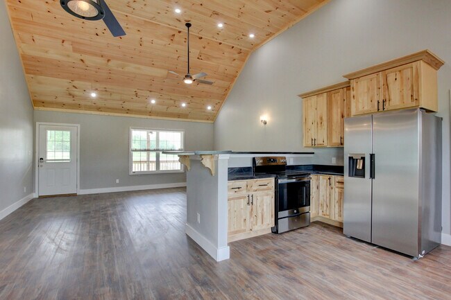 Building Photo - 5821 Highland Lick Rd