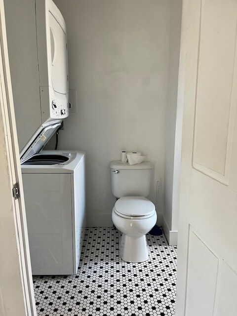 Bathroom with W/D - 44 N Spring St