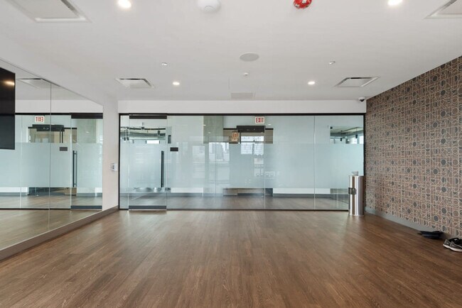 Building Photo - 1314 W Randolph St