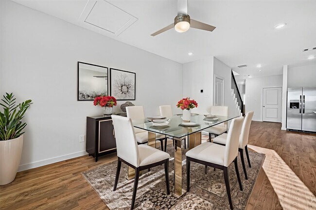 Building Photo - 3518 Blue Mockingbird St