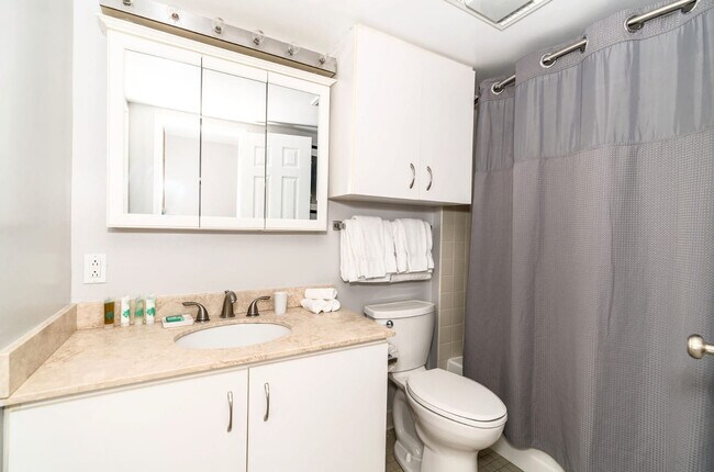Building Photo - 127 Greyrock Pl