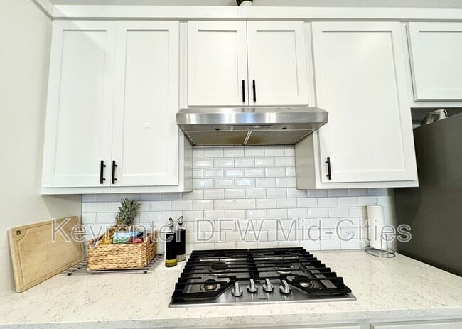 Building Photo - 9927 Tolbert St