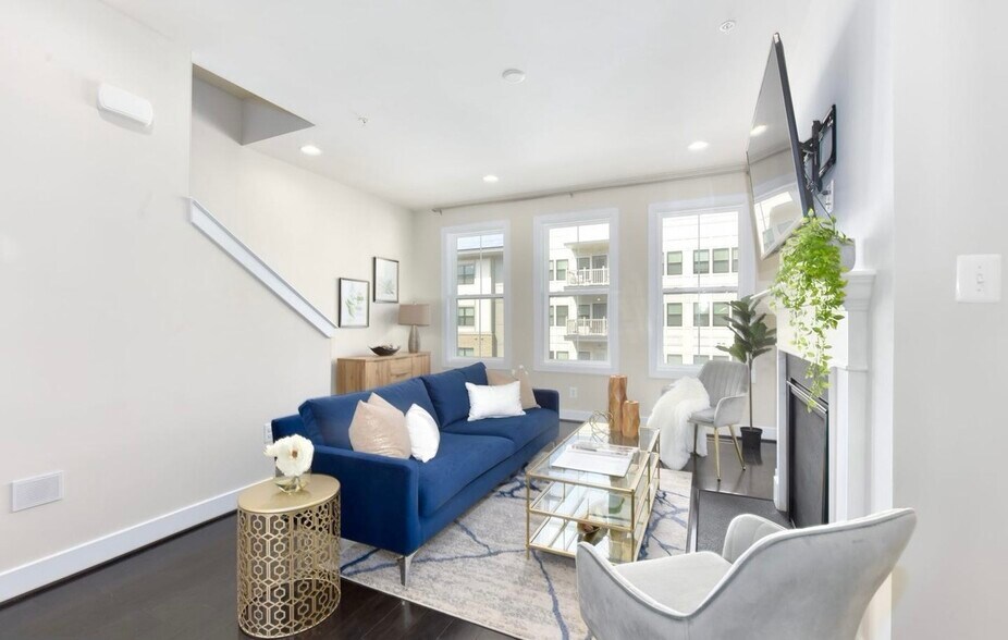 Building Photo - 12611 Macaulay St