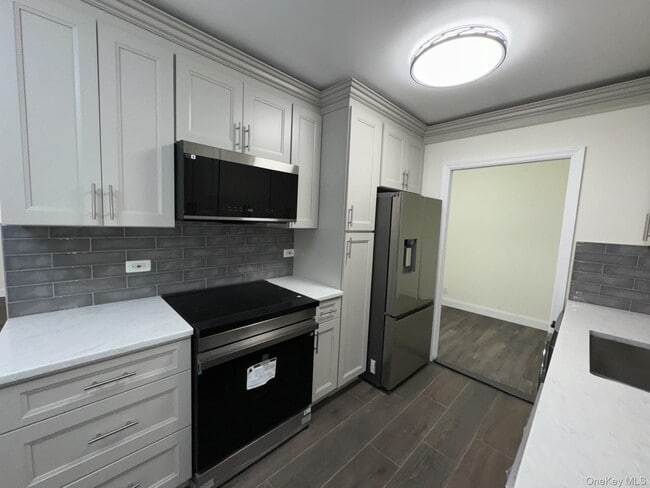 Building Photo - 15 Stewart Pl
