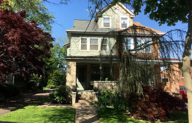 Primary Photo - 129 7th Ave