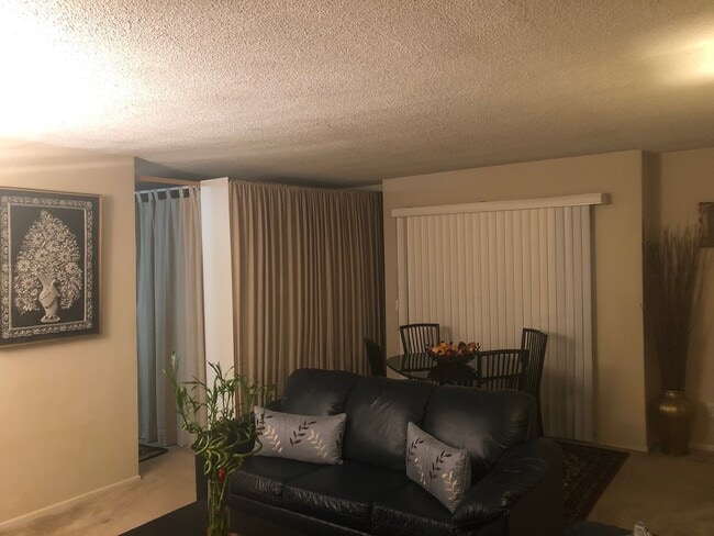 Building Photo - 10930 Palms Blvd