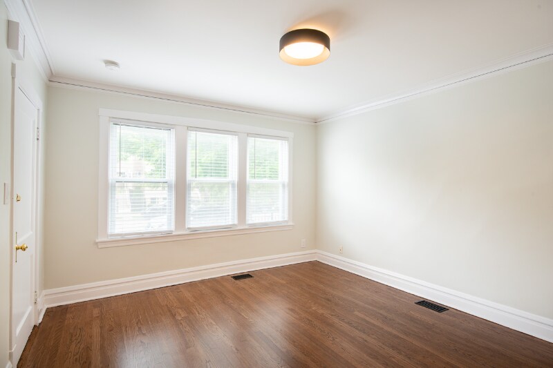Building Photo - 2630 W Medill Ave