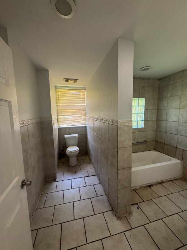 Building Photo - 529 Fulton Ave SW