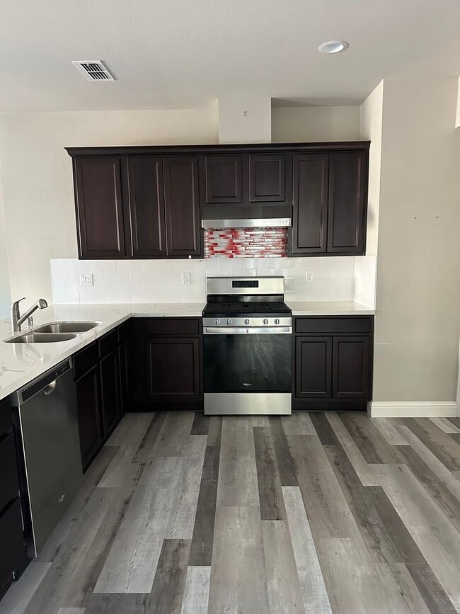 Building Photo - 862 Congaree Ln