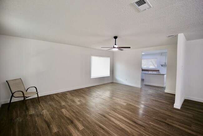 Building Photo - 5819 Flax Bourton St