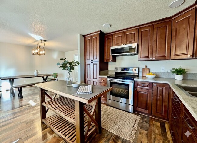 Building Photo - Spacious SW Tigard Retreat with Entertainer’s Backyard & Modern Chef’s Kitchen