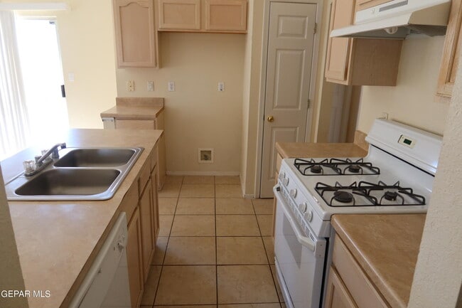 Building Photo - 11884 Belfry Park Dr