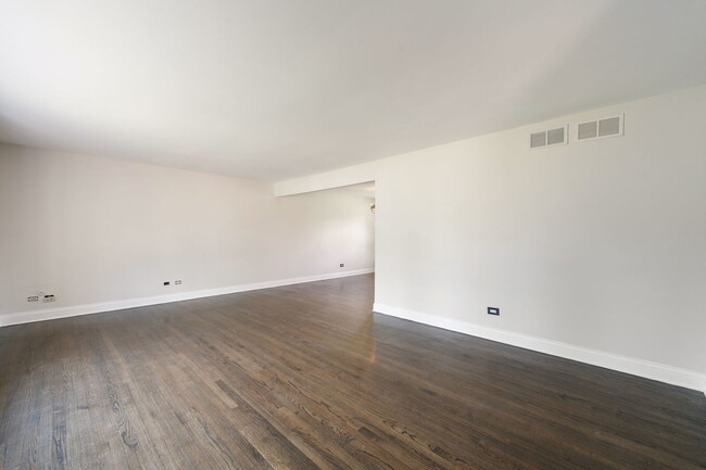 Building Photo - 1526 Carrol Ct