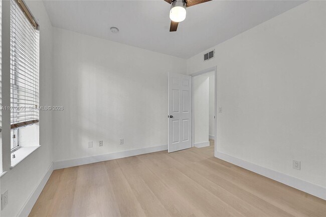 Building Photo - 1027 Pennsylvania Ave