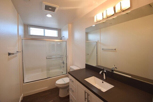 Building Photo - 7851 Ventura Canyon Ave