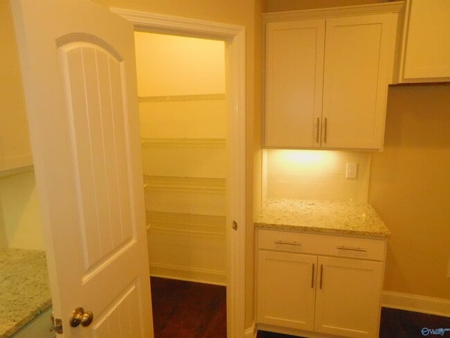 Building Photo - 2111 Milk Run Trl SW