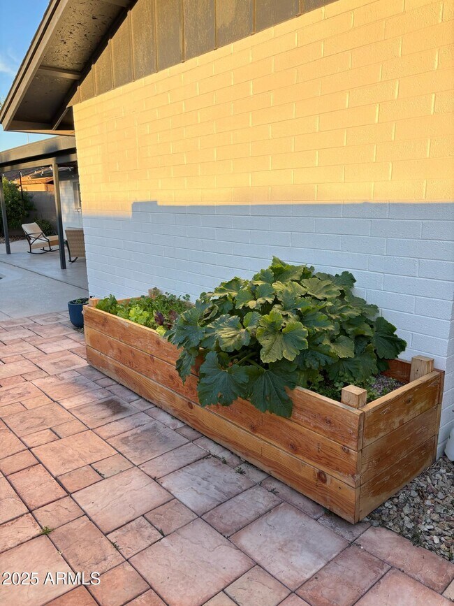 Building Photo - 4414 S Terrace Rd