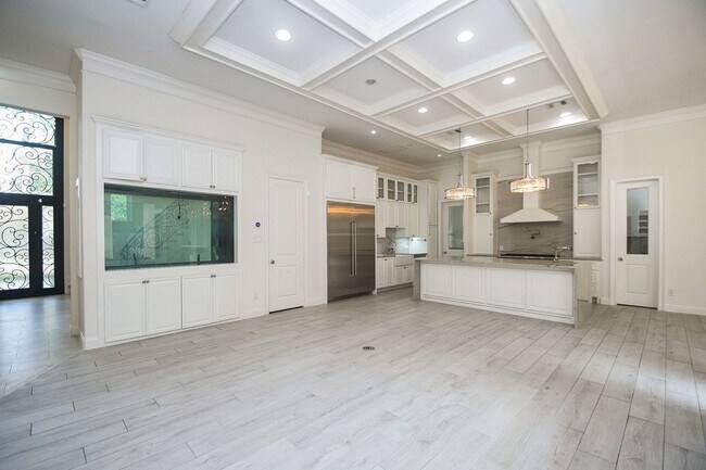 Building Photo - 422 Mignon Ln
