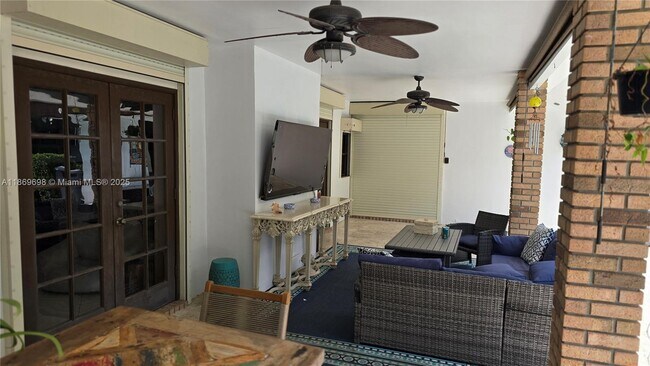 Building Photo - 15305 SW 74th Ct