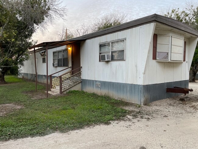 Building Photo - 82 Private Rd 2000