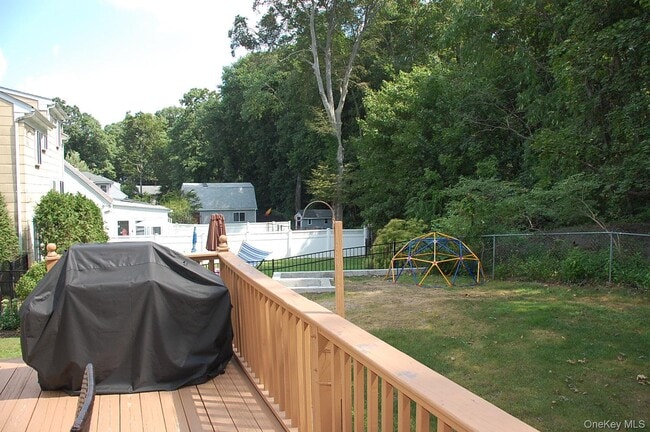 Building Photo - 18 Coralyn Ave