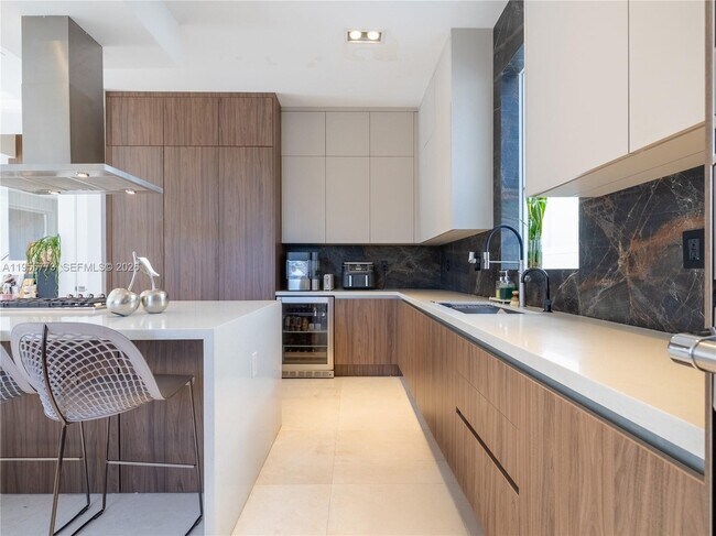 Building Photo - 7451 NW 103rd Ct