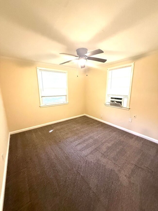 Building Photo - ** 3 Bed 1 Bath located off Woodley Road ** Call 334-366-9198 to schedule a showing