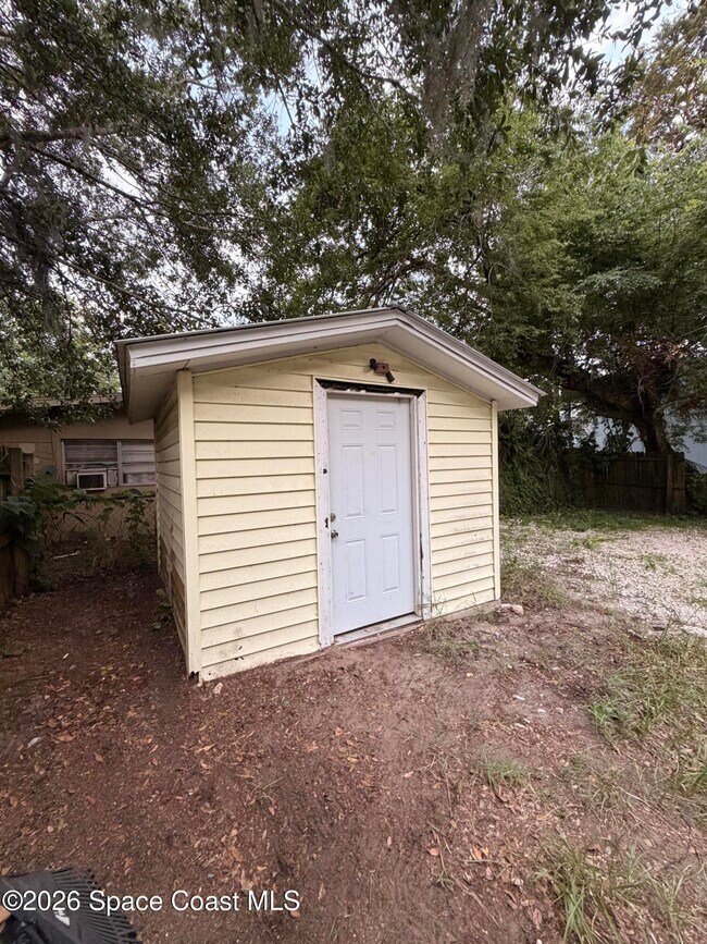 Building Photo - 2309 Anna Dr