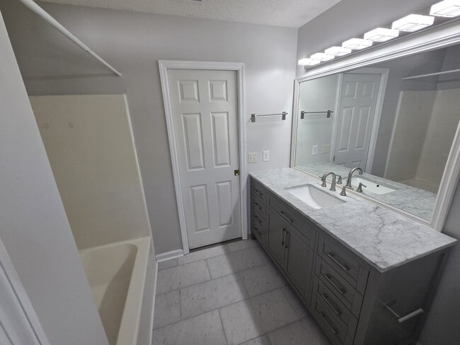 Building Photo - 22 Avocet Way