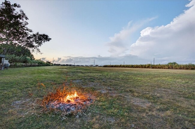 Building Photo - 3640 SW 22nd St