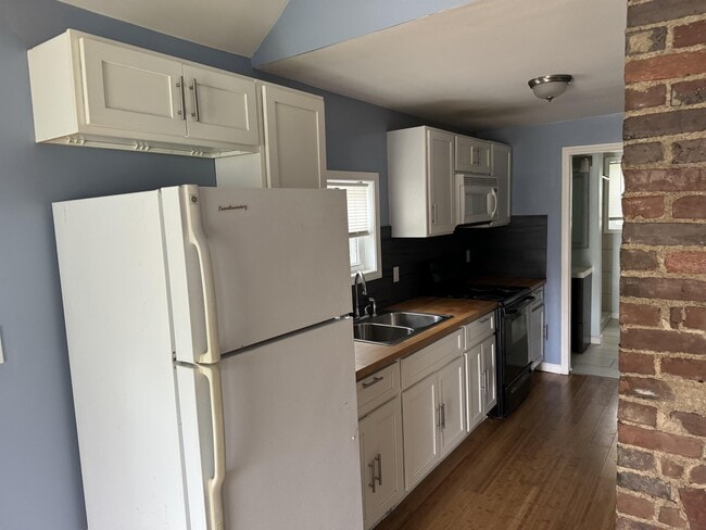 Building Photo - 633 Ohio St