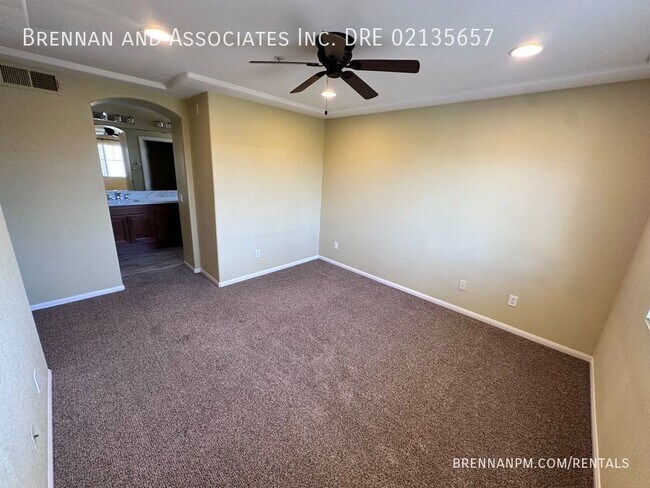 Building Photo - 2728 Farragut Rd