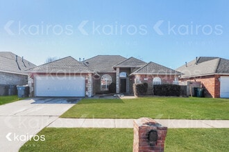 Building Photo - 728 SW 155th Pl