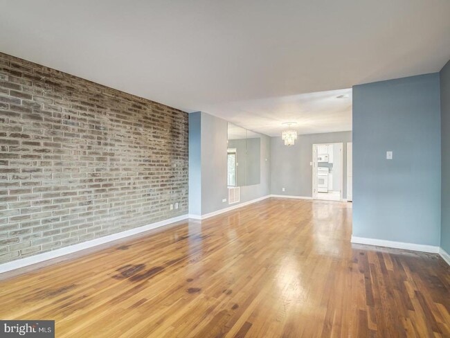 Building Photo - 1265 Delaware Ave SW