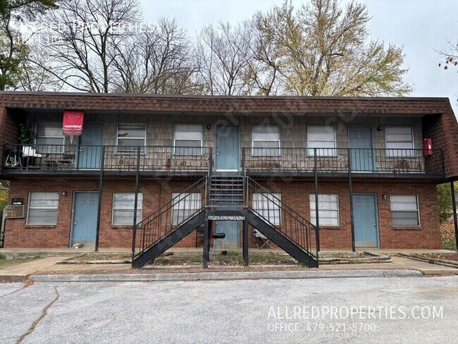 Primary Photo - 525 S Duncan Ave