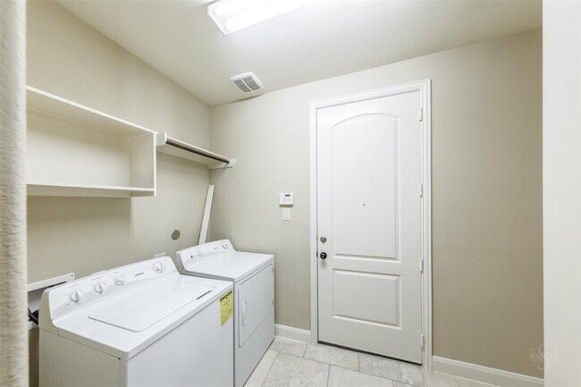 Building Photo - 4911 Augusta Pointe Ct