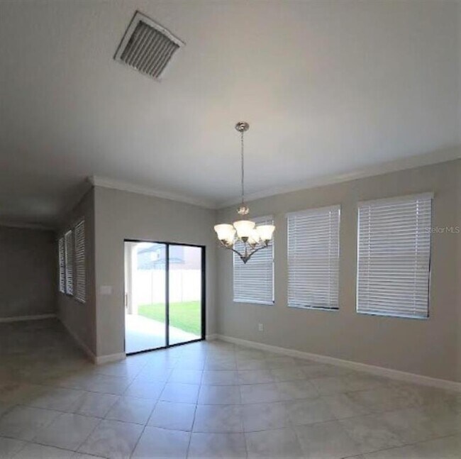 Building Photo - 1562 Ludington Ave