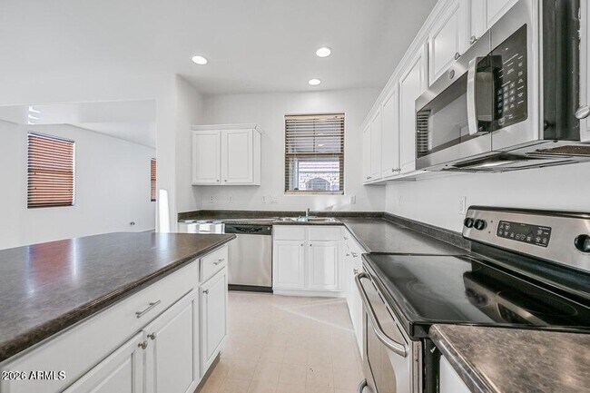 Building Photo - 7060 S 7th Ln