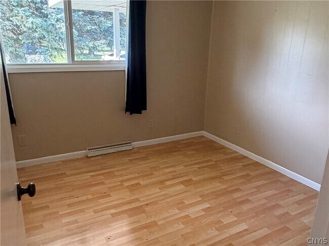 Building Photo - 107 Hadley Dr